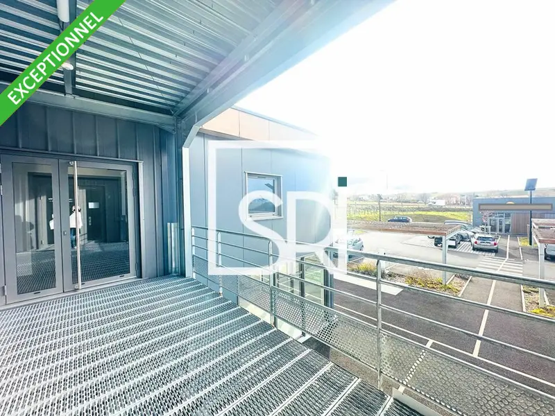 NEUFS - VENTE BUREAUX TOUT CONFORT de 250 m2 - 63430 PONT-DU-CHATEAU