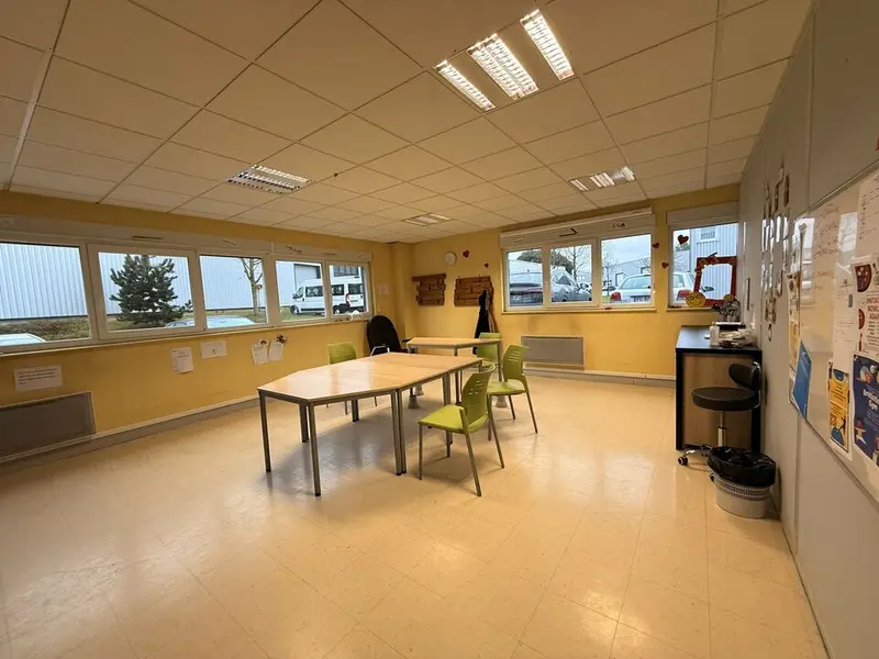 A louer Bureaux 248m² Allonne