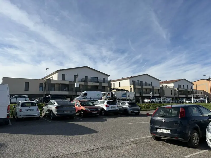 A louer Local commercial  133.24m² Saint-Bonnet-de-Mure