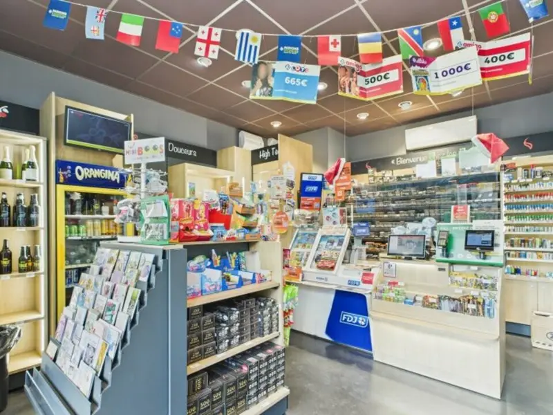 Fonds de commerce à vendre - Cafés et bars - Saint-Jeoire-Prieuré (73190) - 4...