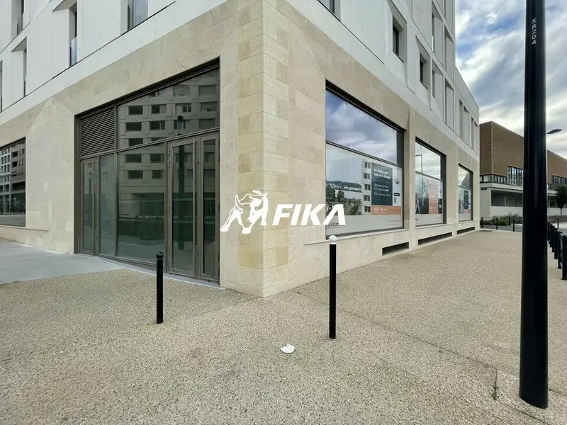 Bordeaux à vendre local commercial à partir de 120 m² 