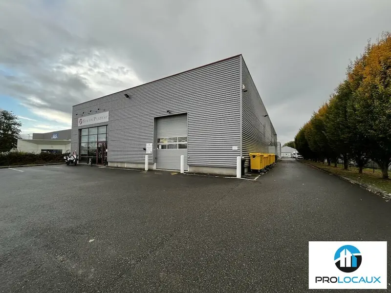 A louer Locaux d'activité 1700m² Lacroix-Saint-Ouen