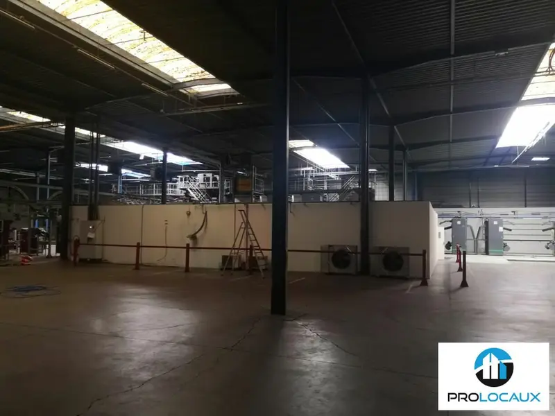 A louer Locaux d'activité 1443m² Saint-Étienne-du-Rouvray