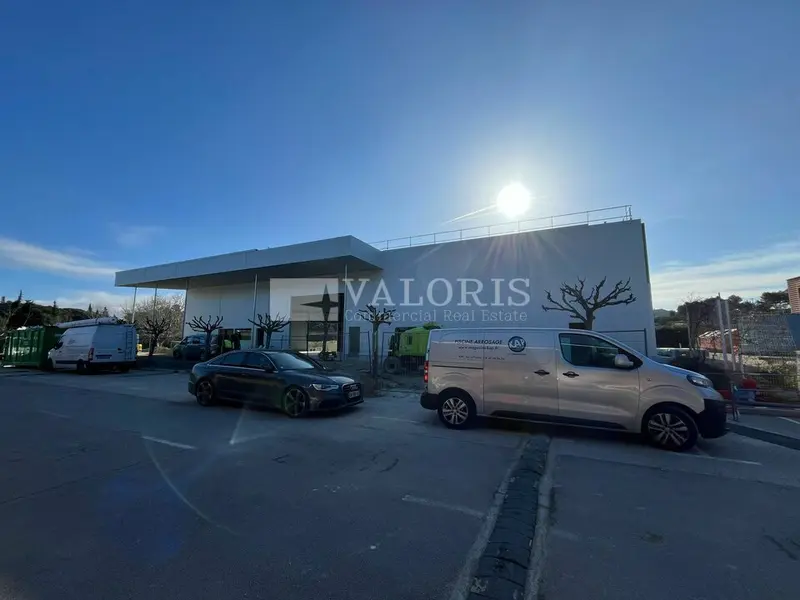 A louer Local commercial  550m² Les Pennes-Mirabeau