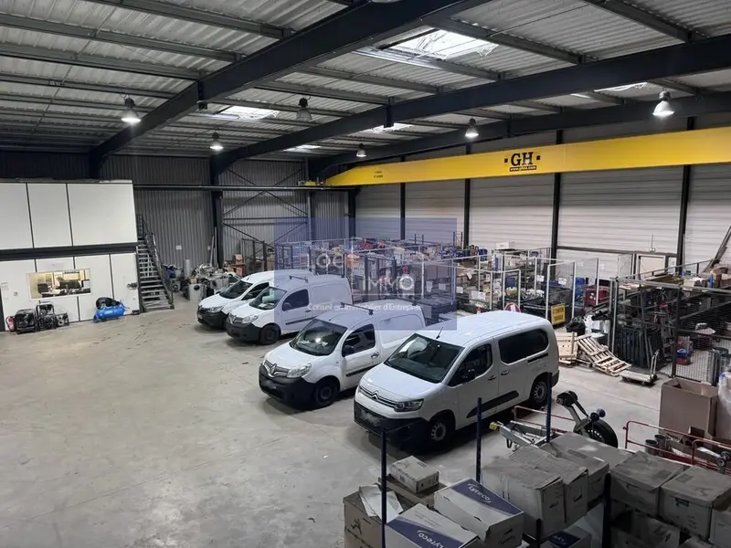 entrepôt / activité à louer - Eysines (33320) - 1127 m2 - 7 000 €/mois