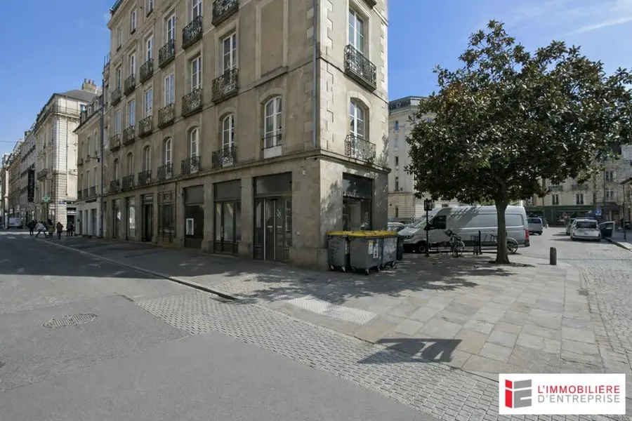 Local commercial 93,6 m²  Rue de Nemours  Centre-ville de Rennes