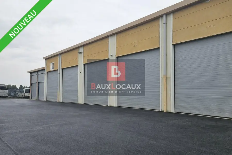 Location Carpentras, local d'activité d'une surface totale de 307 m².