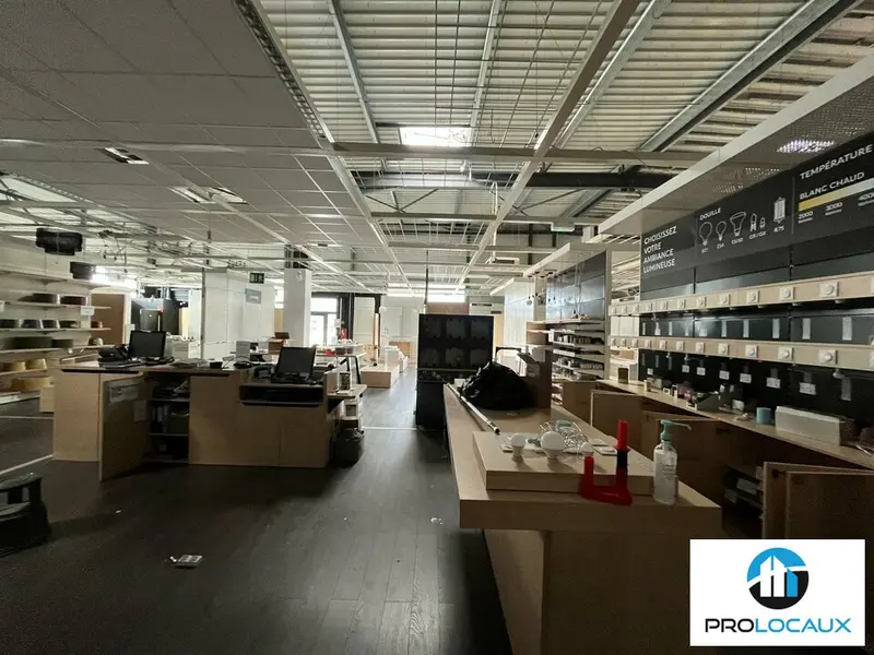 A louer Local commercial  620m² Fontanil-Cornillon