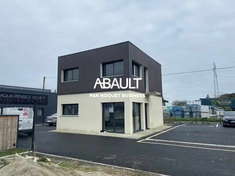 A louer Local commercial  84m² Saint-Alban