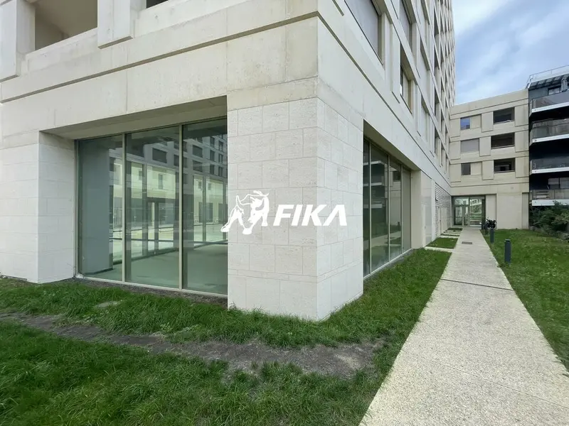 A vendre local professionnel / commercial de 120 m² à Bordeaux