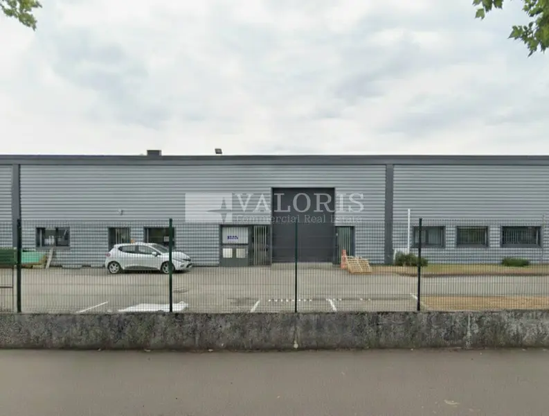 A louer Locaux d'activité 200m² Décines-Charpieu