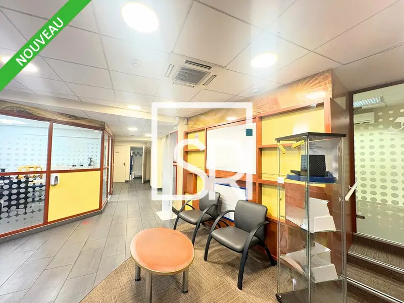 A louer Bureaux 218m² Les Martres-d'Artière