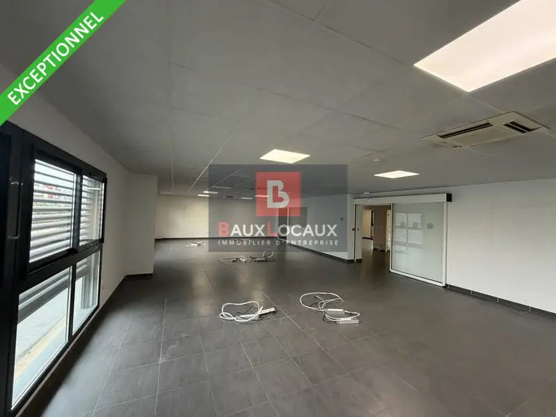 entrepôt / activité à louer - Nîmes (30900) - 900 m2 - 6 900 €/mois