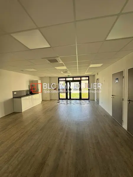 BUREAUX 642m² A LOUER 13420 GEMENOS