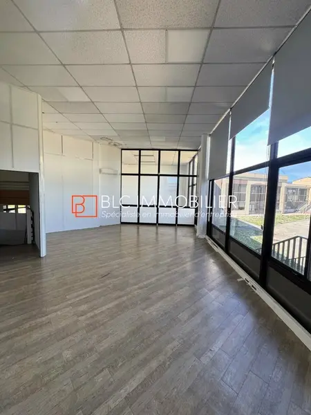 BUREAUX 589 m² A LOUER 13420 GEMENOS