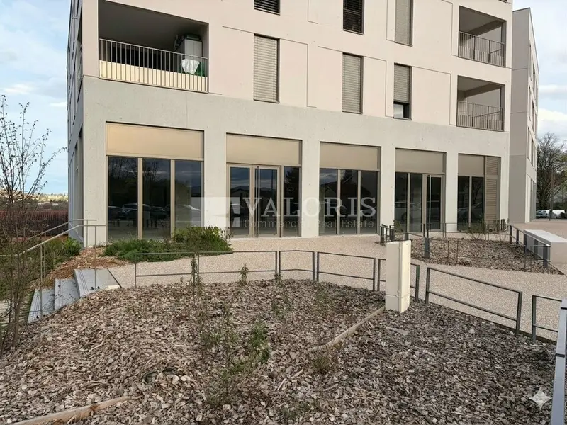 A louer Local commercial  178.8m² Dardilly