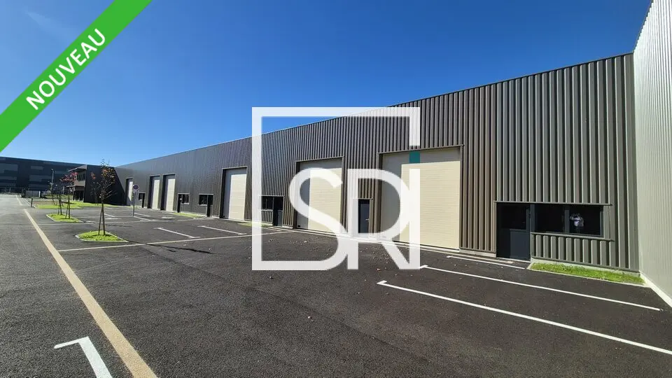 Entrepôt / Activité à louer - La Roche-Blanche (63670) - 421 m² - 2 986 €/mois