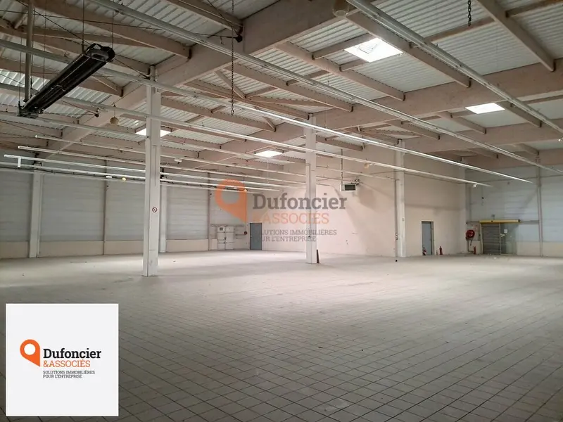 Local Commercial à louer - Availles-En-Châtellerault (86530) - 955 m² - 3 979...