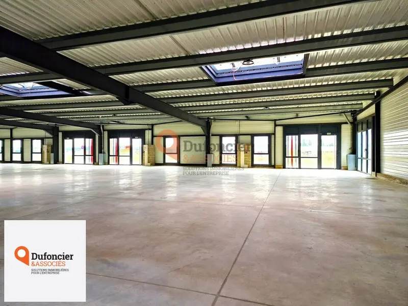 Entrepôt / Activité à louer - Poitiers (86000) - 1335 m² - 13 350 €/mois