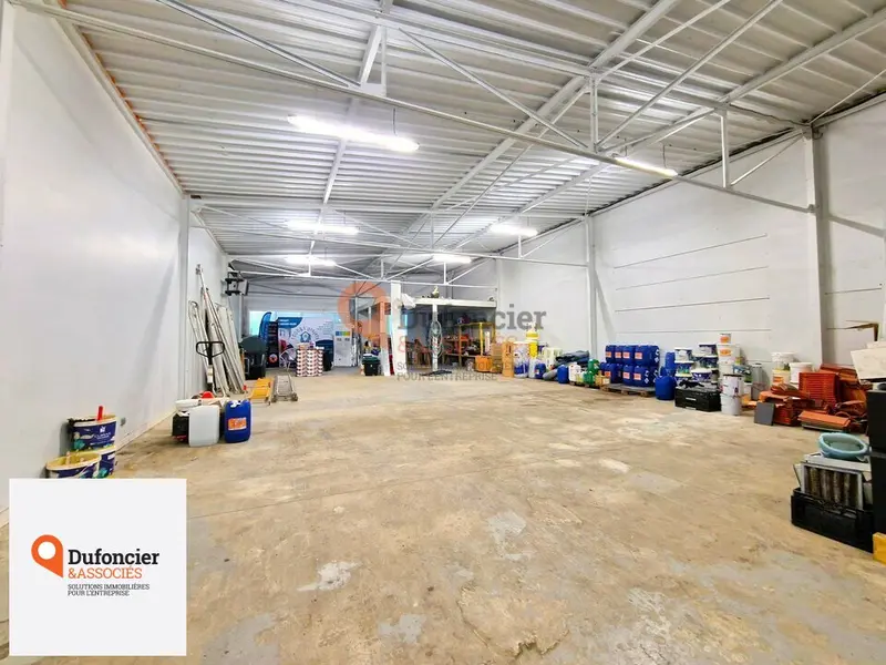 Entrepôt / Activité à louer - Poitiers (86000) - 250 m² - 1 449 €/mois