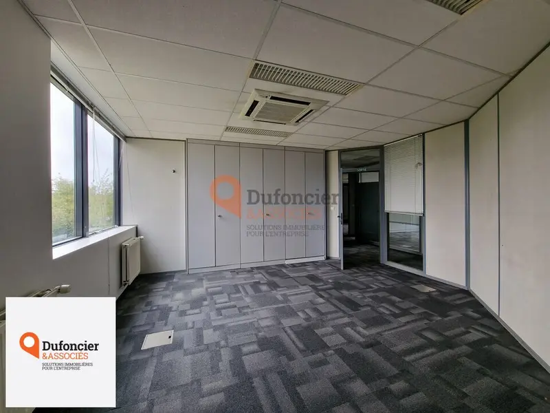 Bureau à louer - Chasseneuil-Du-Poitou (86360) - 319 m² - 3 330 €/mois