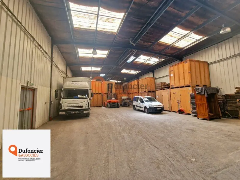 entrepôt / activité à louer - Mignaloux-beauvoir (86550) - 829 m2 - 2 333 €/mois