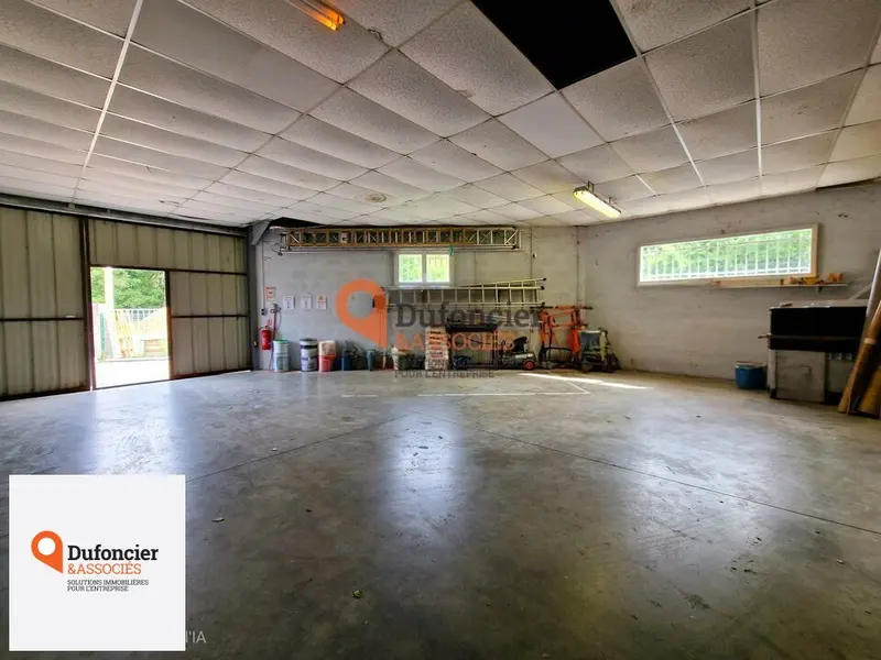 entrepôt / activité à louer - Saint-benoît (86280) - 262 m2 - 1 000 €/mois