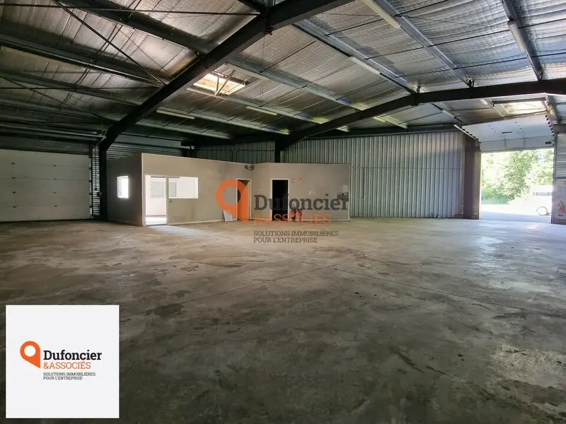 entrepôt / activité à louer - Saint-benoît (86280) - 377 m2 - 2 150 €/mois