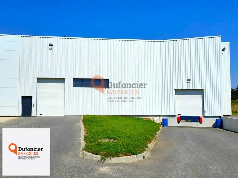 entrepôt / activité à louer - Dissay (86130) - 1379 m2 - 10 000 €/mois