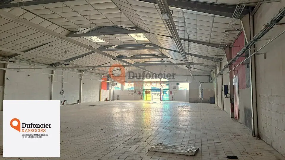 Local Commercial à louer - Jardres (86800) - 1240 m² - 5 000 €/mois