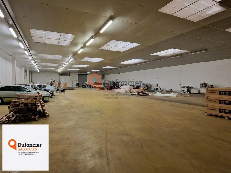 entrepôt / activité à louer - Vouneuil-sous-biard (86580) - 2933 m2 - 8 554 €...