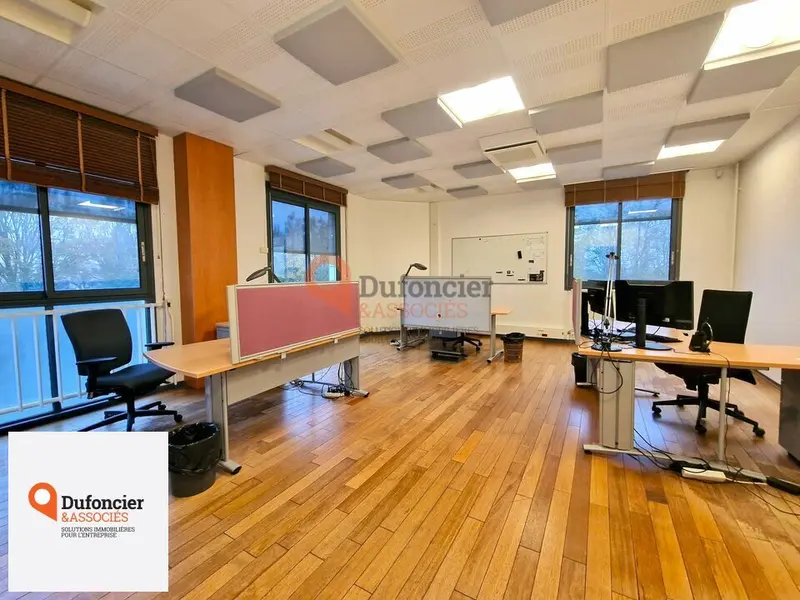 Bureau à louer - Poitiers (86000) - 692 m² - 5 478 €/mois