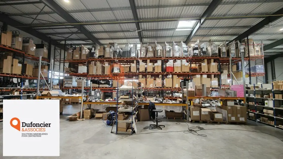 A vendre Locaux d'activité 1739m² Dissay