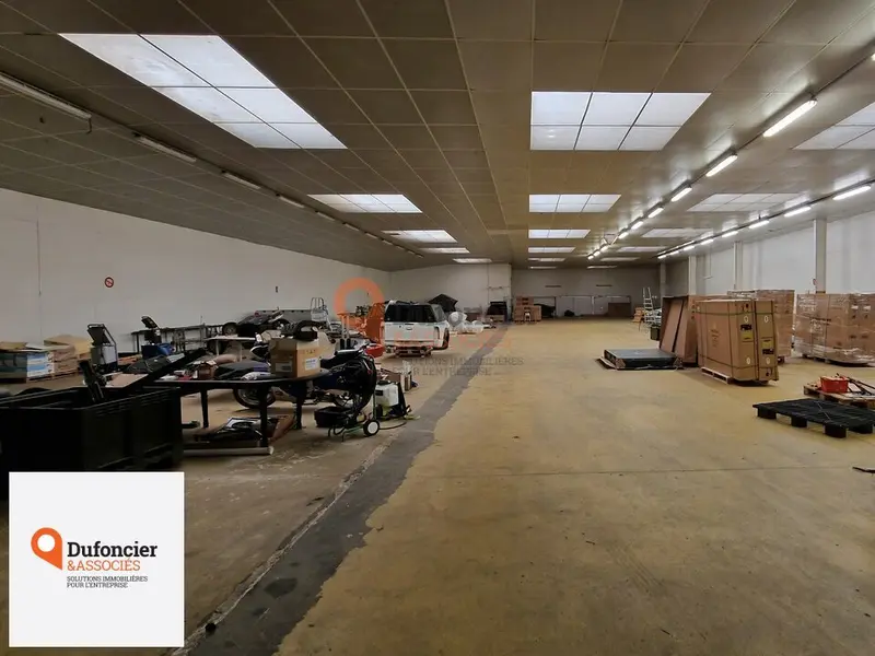 entrepôt / activité à louer - Vouneuil-sous-biard (86580) - 1365 m2 - 4 550 €...