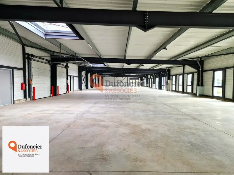 Entrepôt / Activité à louer - Poitiers (86000) - 220 m² - 2 200 €/mois