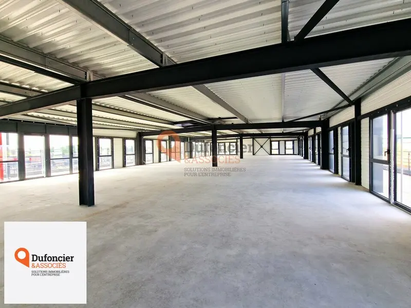Entrepôt / Activité à louer - Poitiers (86000) - 400 m² - 4 000 €/mois