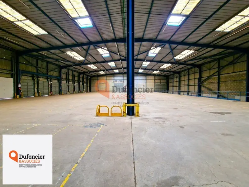 entrepôt / activité à louer - Chasseneuil-du-poitou (86360) - 2475 m2 - 0 €/mois