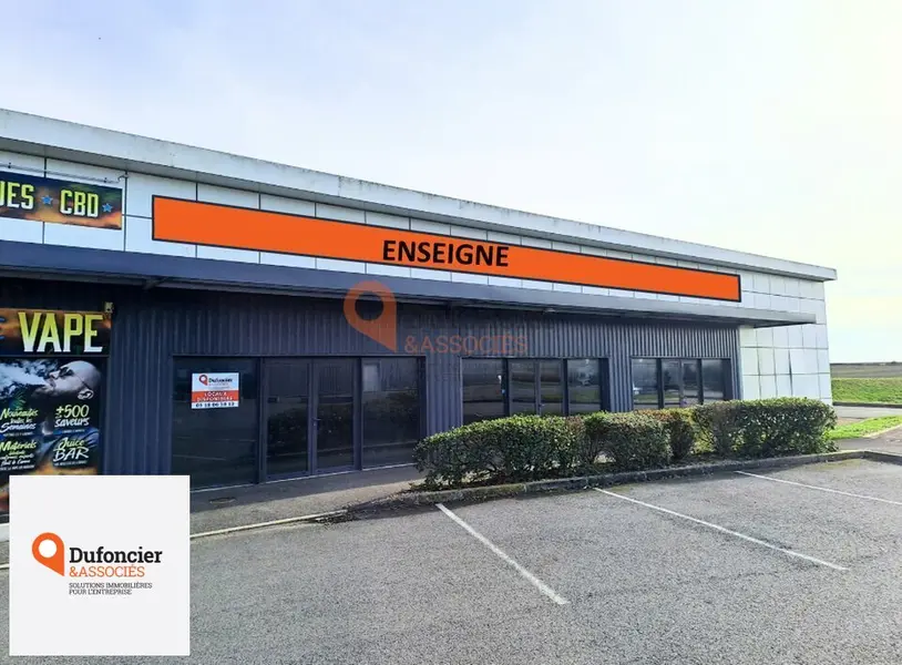 Local Commercial à louer - Neuville-De-Poitou (86170) - 352 m² - 3 520 €/mois