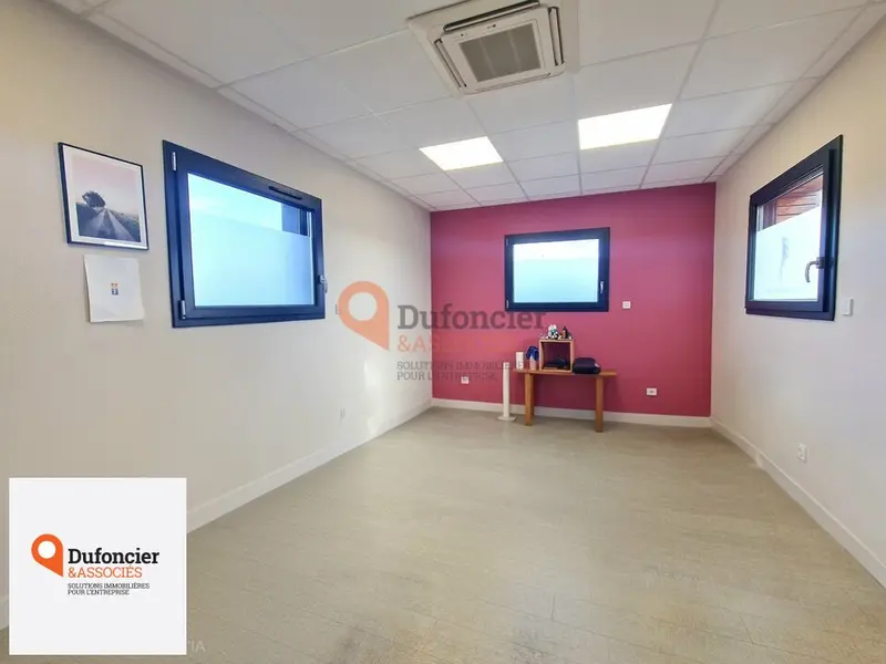 A louer Bureaux 82m² Vouillé