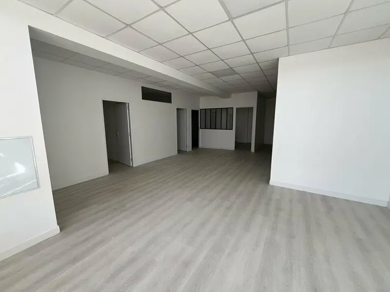LOCAL D'ACTIVITE A LOUER DISPONIBLE IMMEDIATEMENT