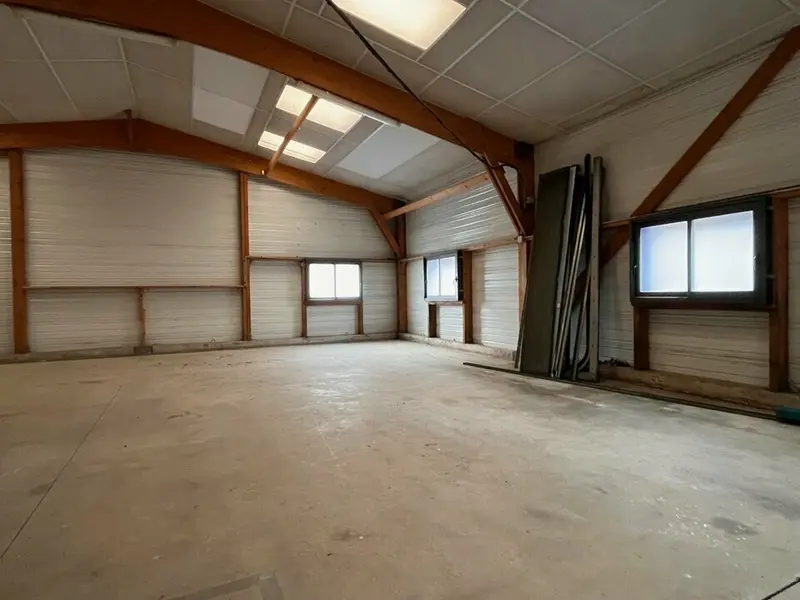Entrepôt / Activité à louer - Saint-Nolff (56250) - 180 m² - 1 650 €/mois