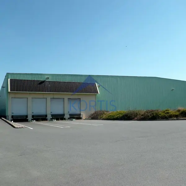 Entrepôt / Activité à louer - Belleville (69220) - 2200 m² - 15 000 €/mois