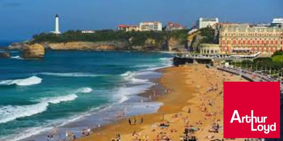 BIARRITZ, LOCAL COMMERCIAL - ACTIVITE ESTHETIQUE bail à ceder