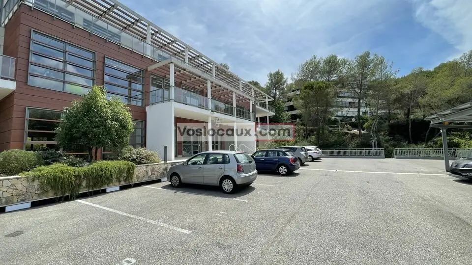 Bureau à louer - Valbonne (06560) - 116 m² - 2 175 €/mois