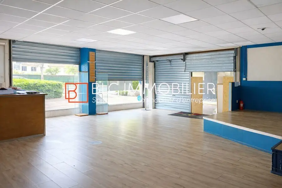 Local Commercial à louer - Marseille 08 (13008) - 210 m² - 2 600 €/mois