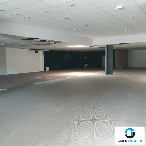 A louer Local commercial  480m² Fontanil-Cornillon