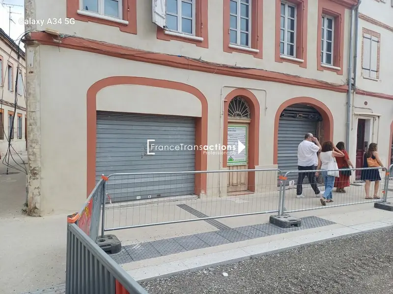 À VENDRE  LOCAUX COMMERCIAUX TOULOUSE SAINT MICHEL 