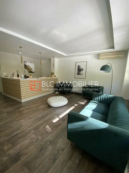 BUREAUX A LOUER 107 m2 ROND POINT DU PRADO 13008 MARSEILLE