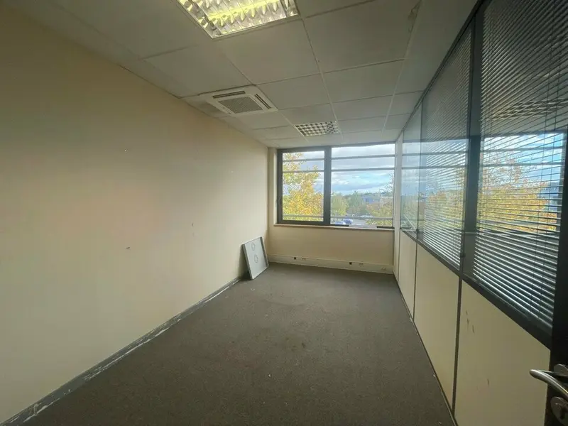 A louer Bureaux 112m² Saint-Priest
