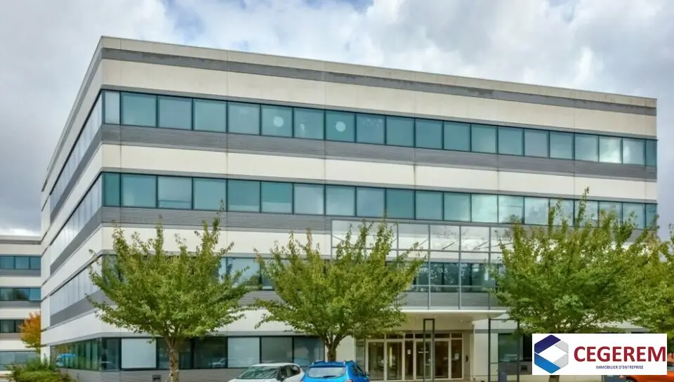 Bureau à louer - Lisses (91090) - 1330 m² - 16 625 €/mois